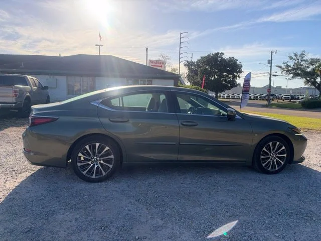 Used 2019 Green Lexus 350 Luxury image 16