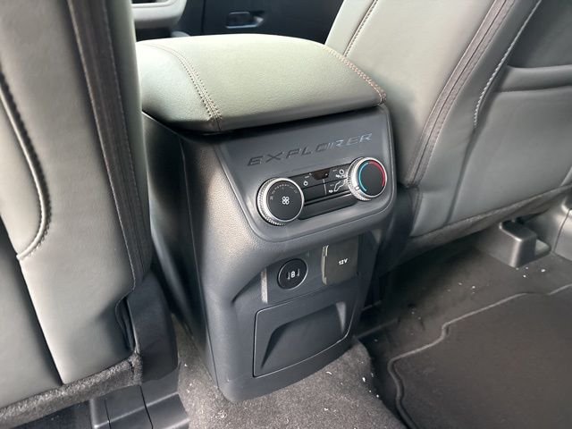 New 2026 Star White Metallic Tri-Coat Ford Active image 34