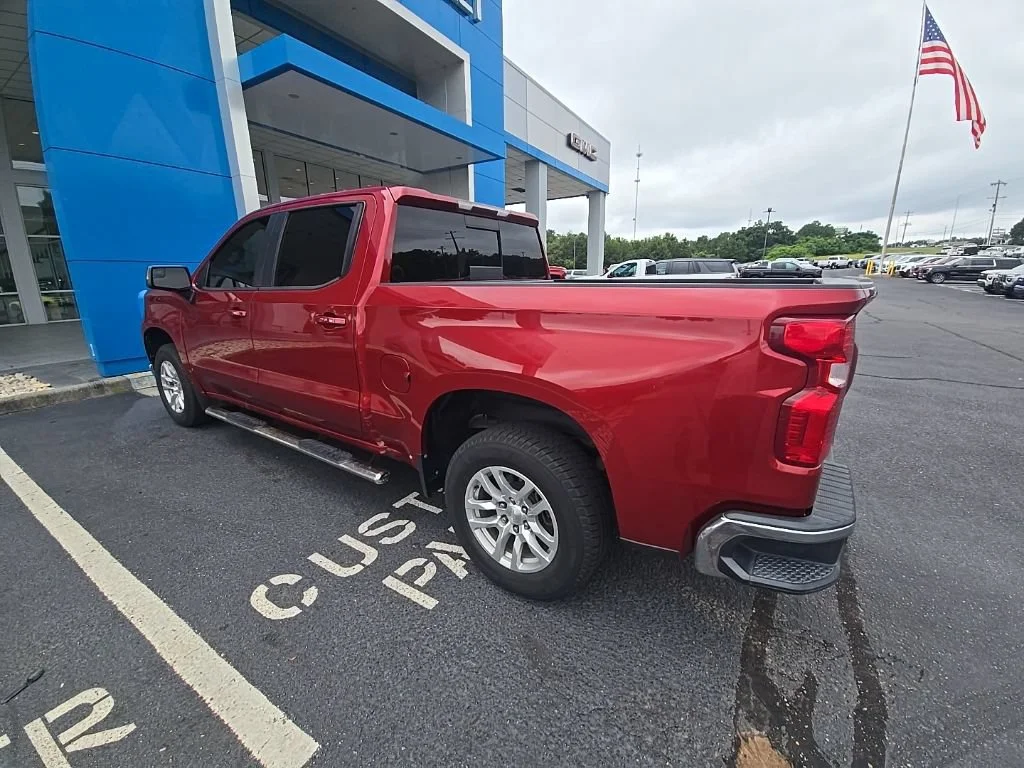 Used 2019 CAJUN RED TINTCOAT Chevrolet LT image 15