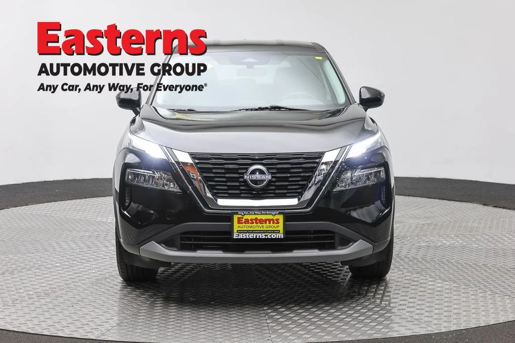 Used 2023 Black Nissan SV image 2