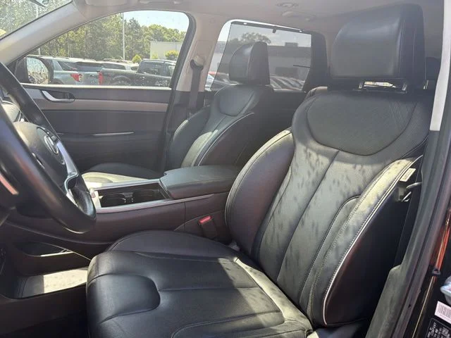 Used 2023 Black Hyundai SEL image 11