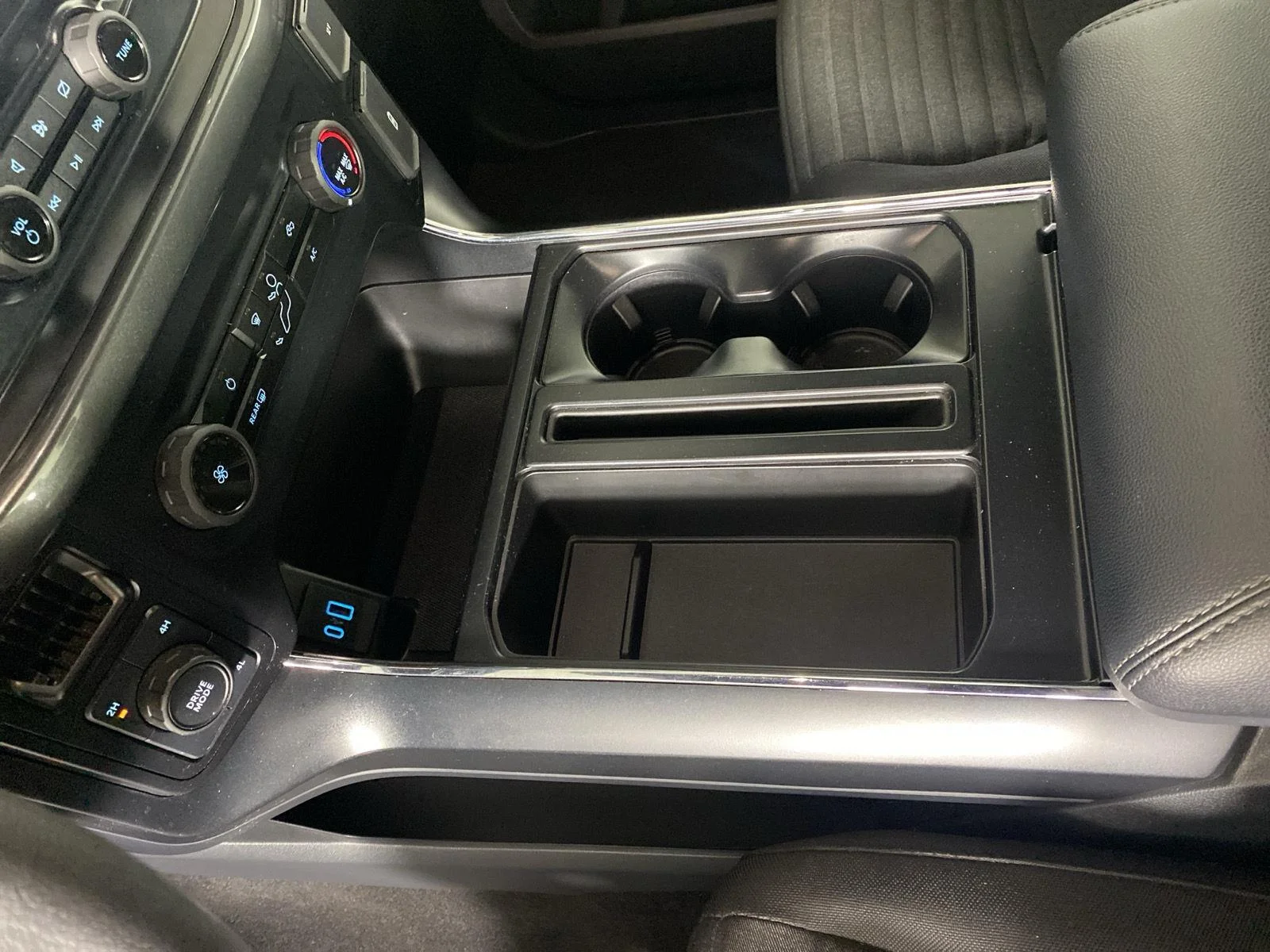 Used 2023 Oxford White Ford XL image 31