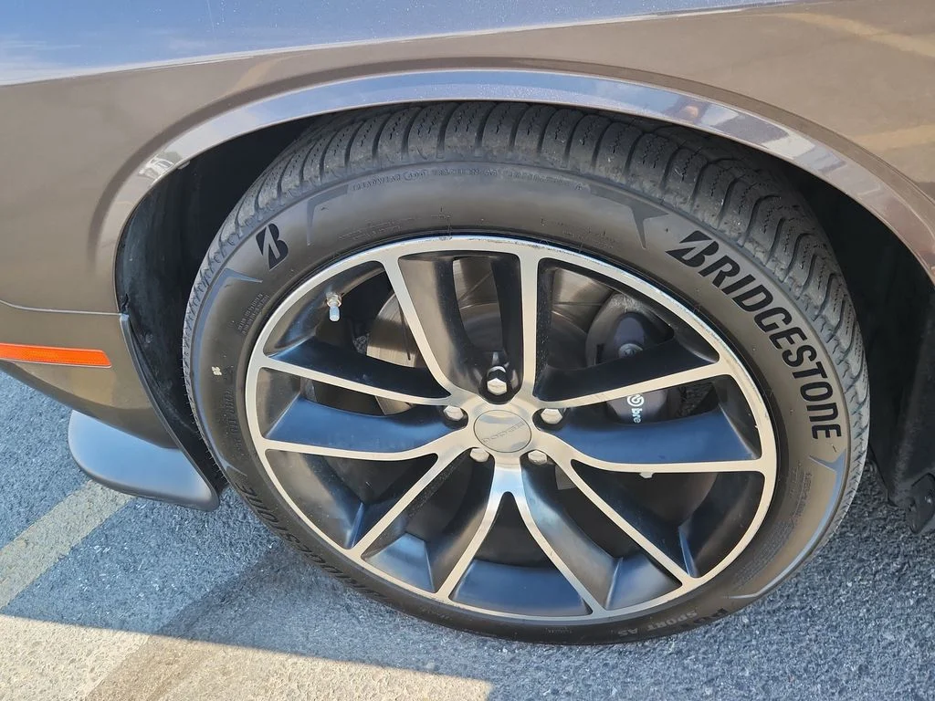 Used 2015 Gray Dodge R/T Scat Pack image 18