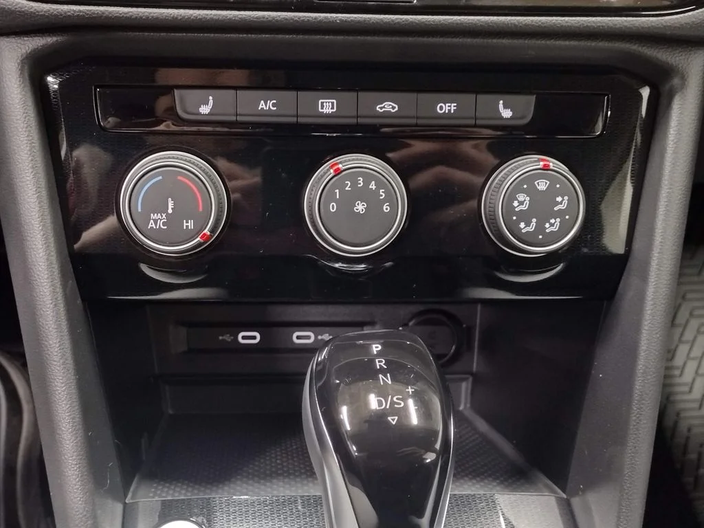New 2026 Black Volkswagen 1.5T S image 25