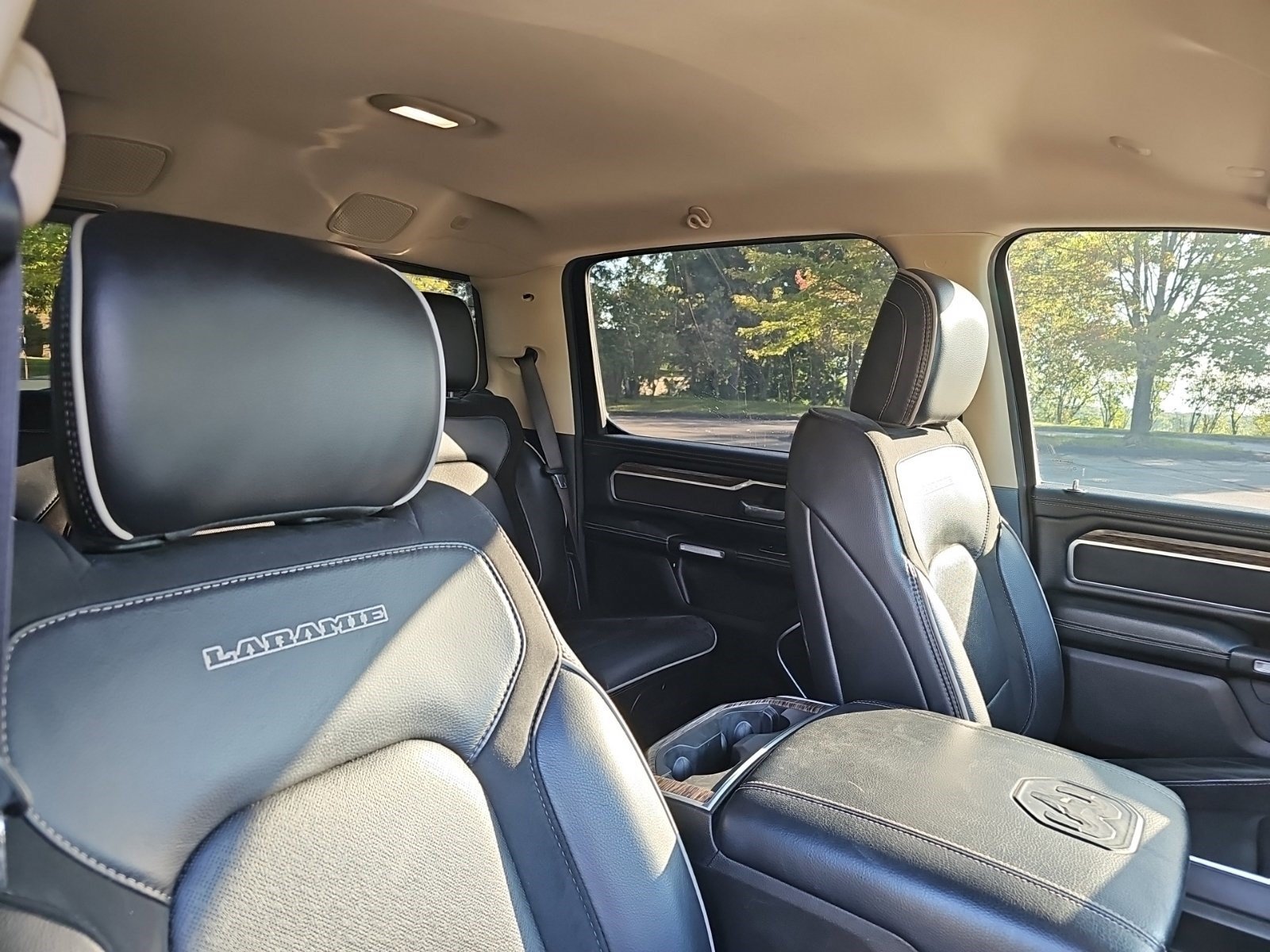 Used 2020 Diamond Black Crystal Pearlcoat Ram Laramie image 9