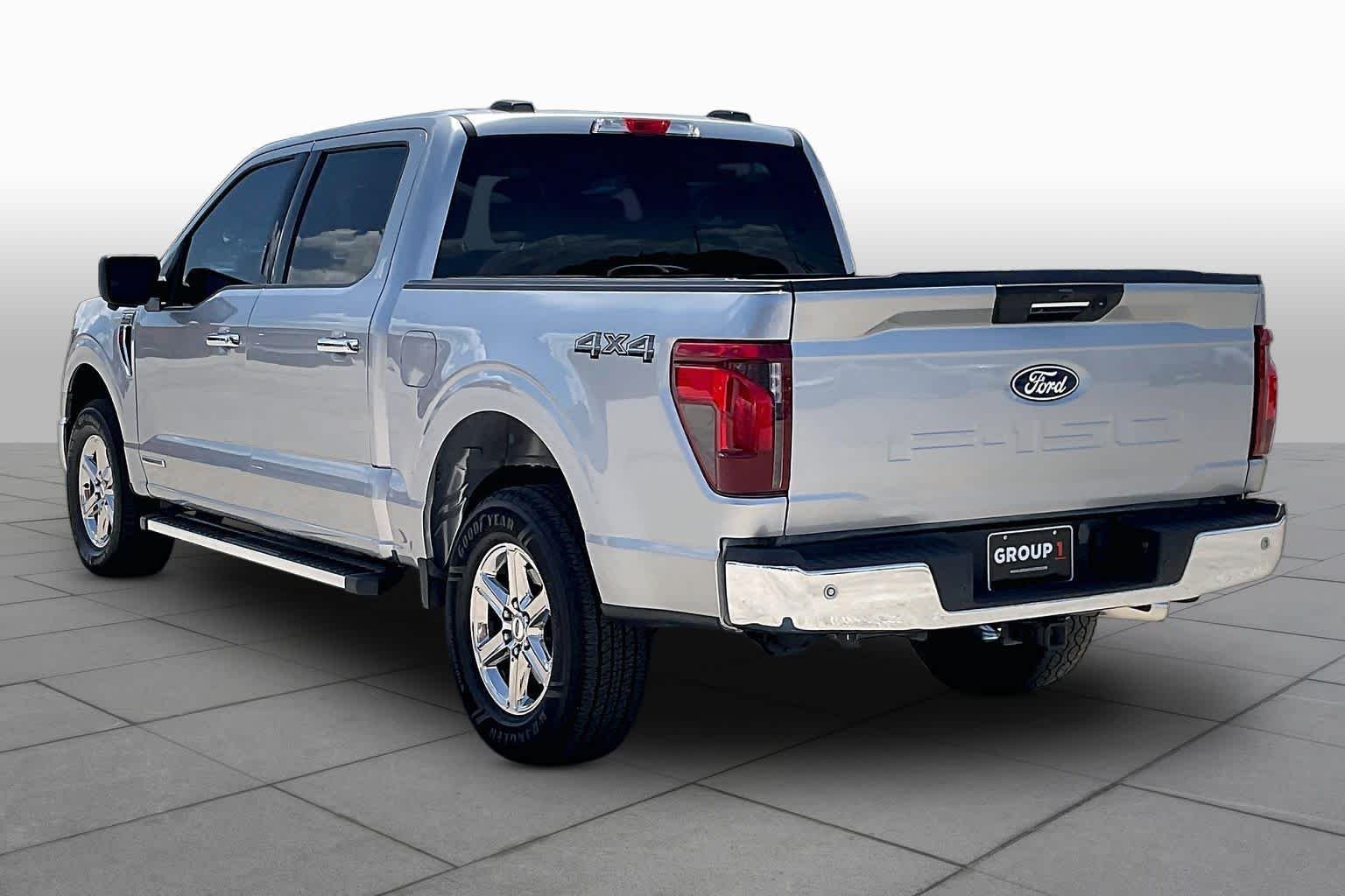 Used 2024 Iconic Silver Ford XLT image 11