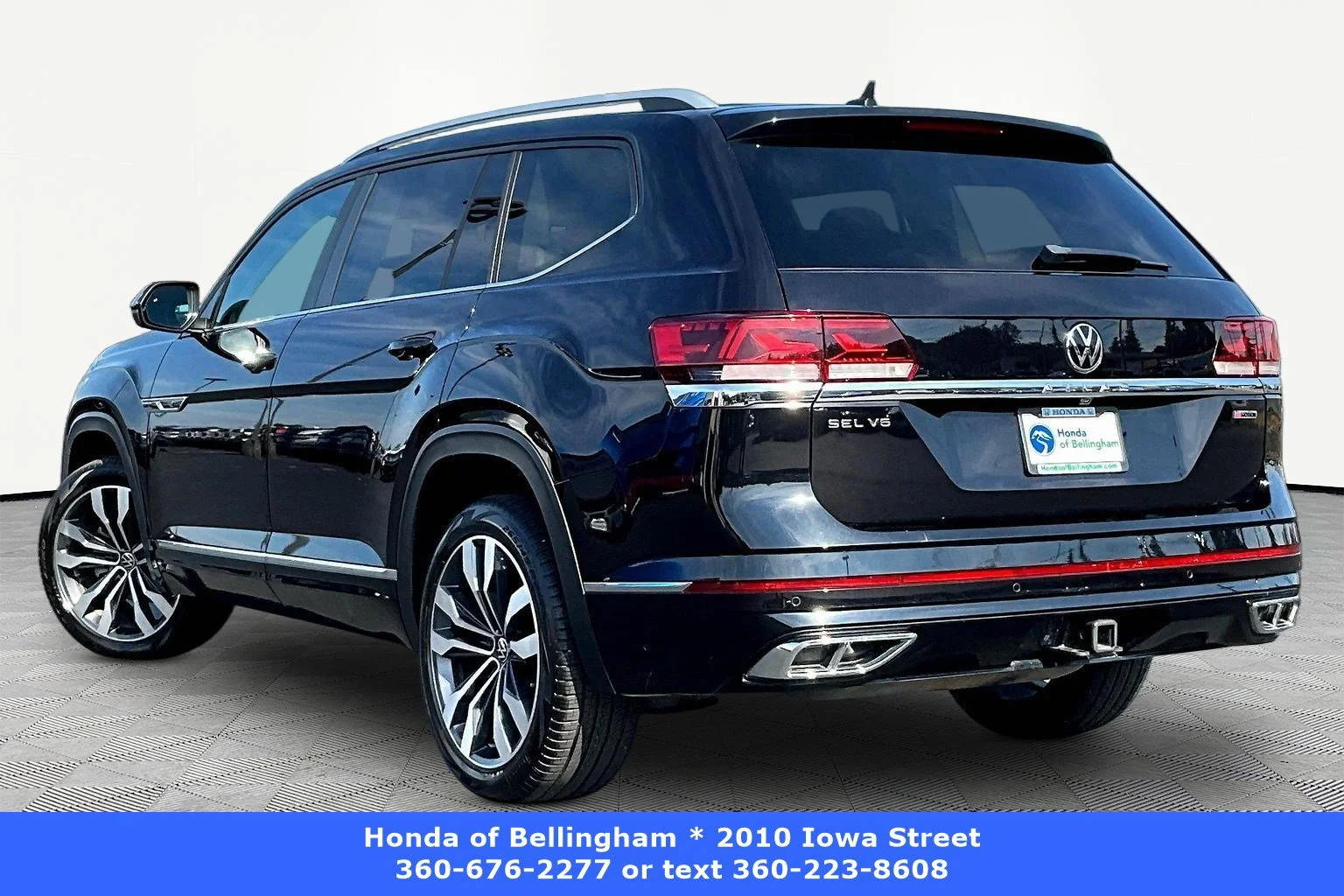 Used 2021 Deep Black Volkswagen 3.6L V6 SEL R-Line image 4