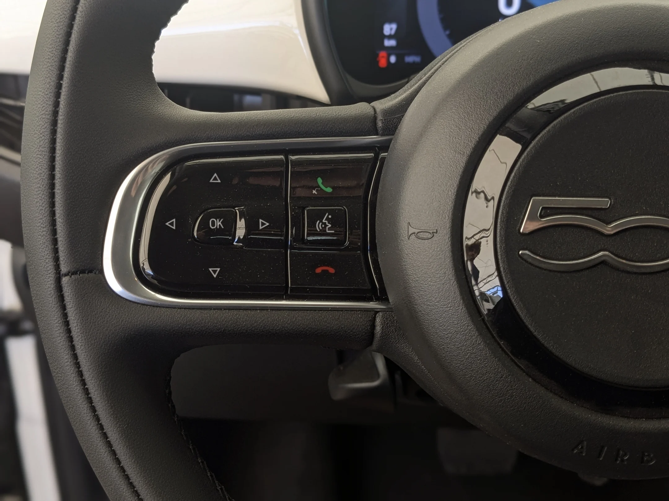 New 2026 White FIAT Pop - - FWD - Backup Camera - Lane Keep Assist - Rear Park Assist - Auto Climate & More! image 16