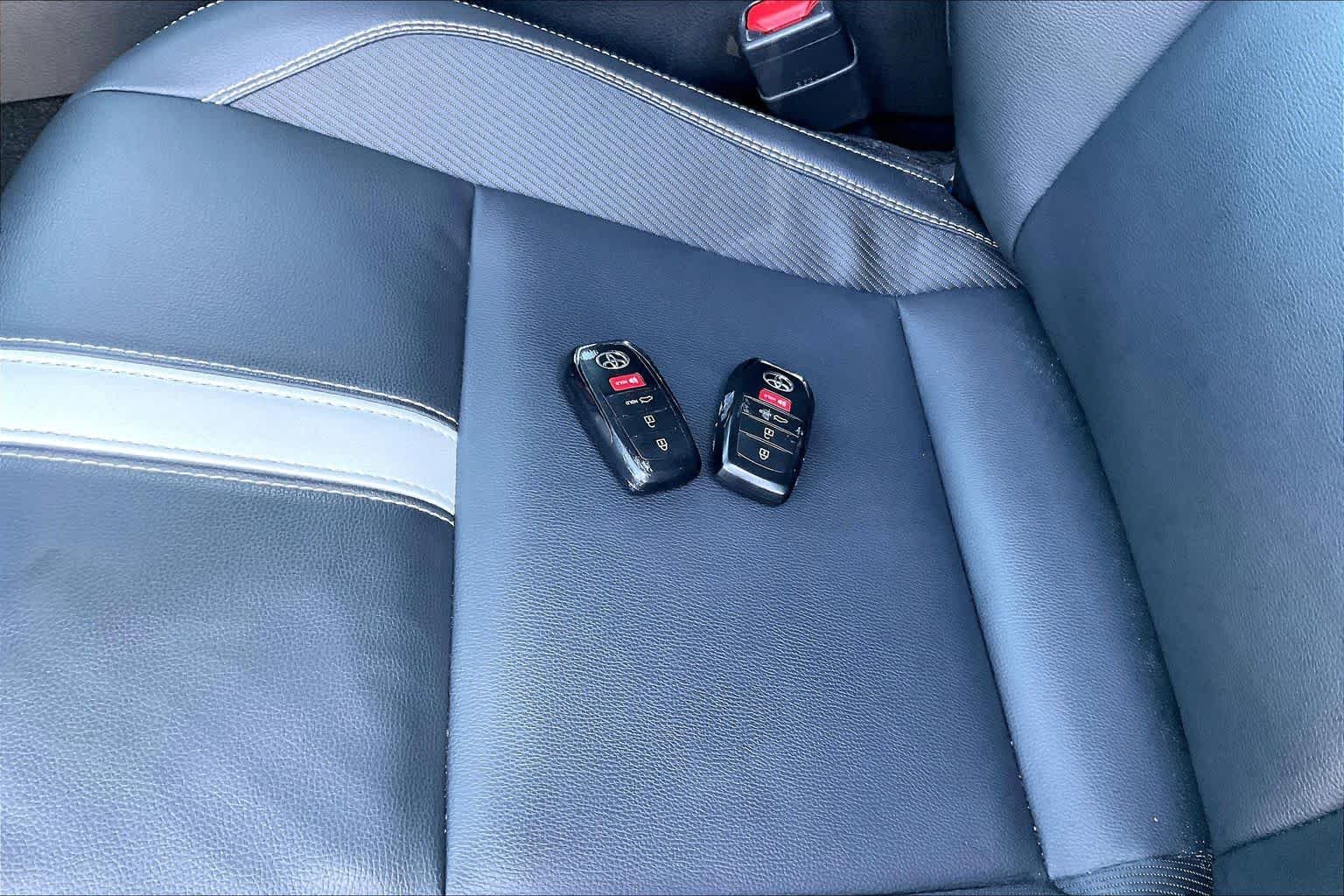Certified Used 2025 Ice Cap Toyota SE image 14