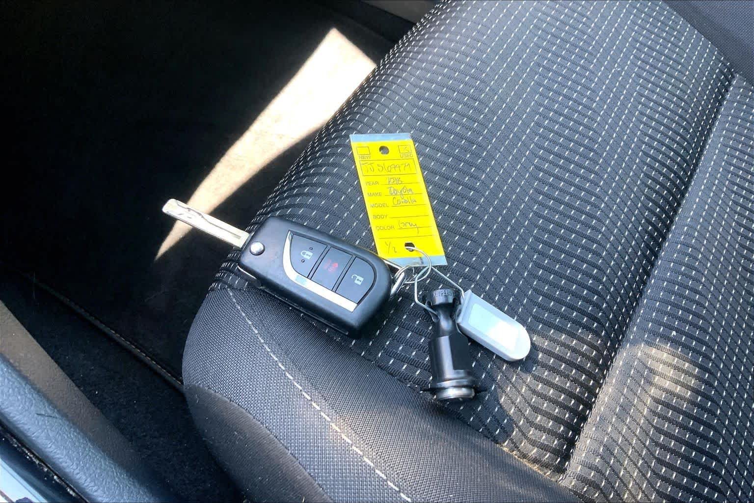 Used 2018 Classic Silver Metallic Toyota  image 15