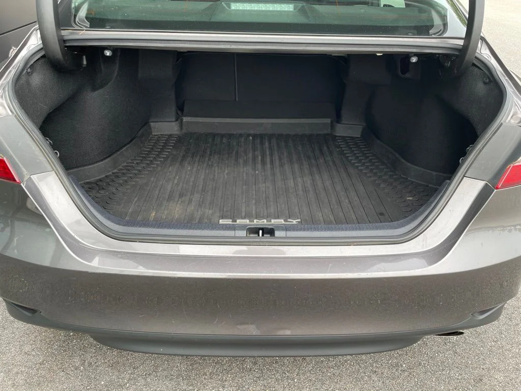 2020 Toyota Camry XLE - Photo 7