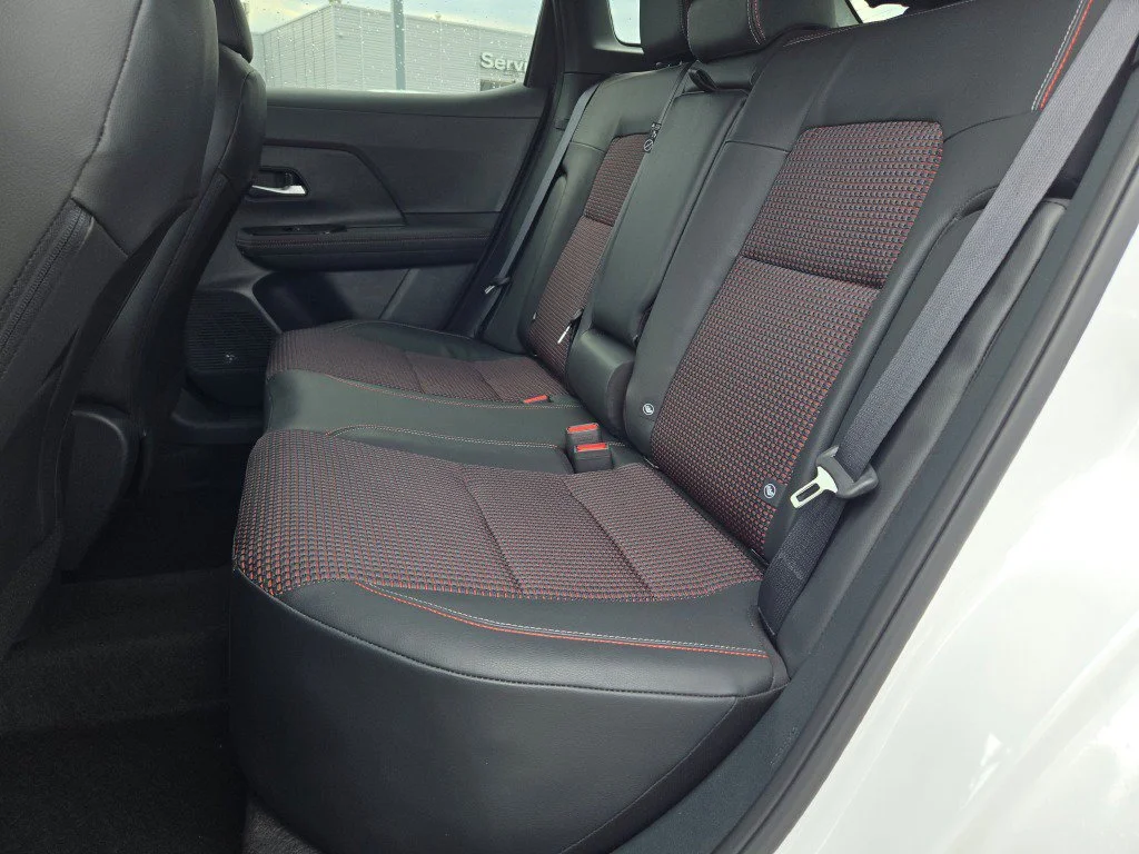 Used 2025 White Nissan SR image 16