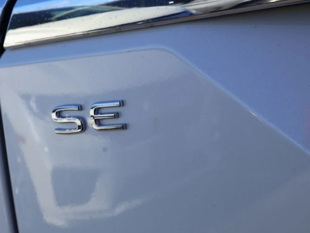 New 2026 White Volkswagen 2.0T SE w/Technology image 19