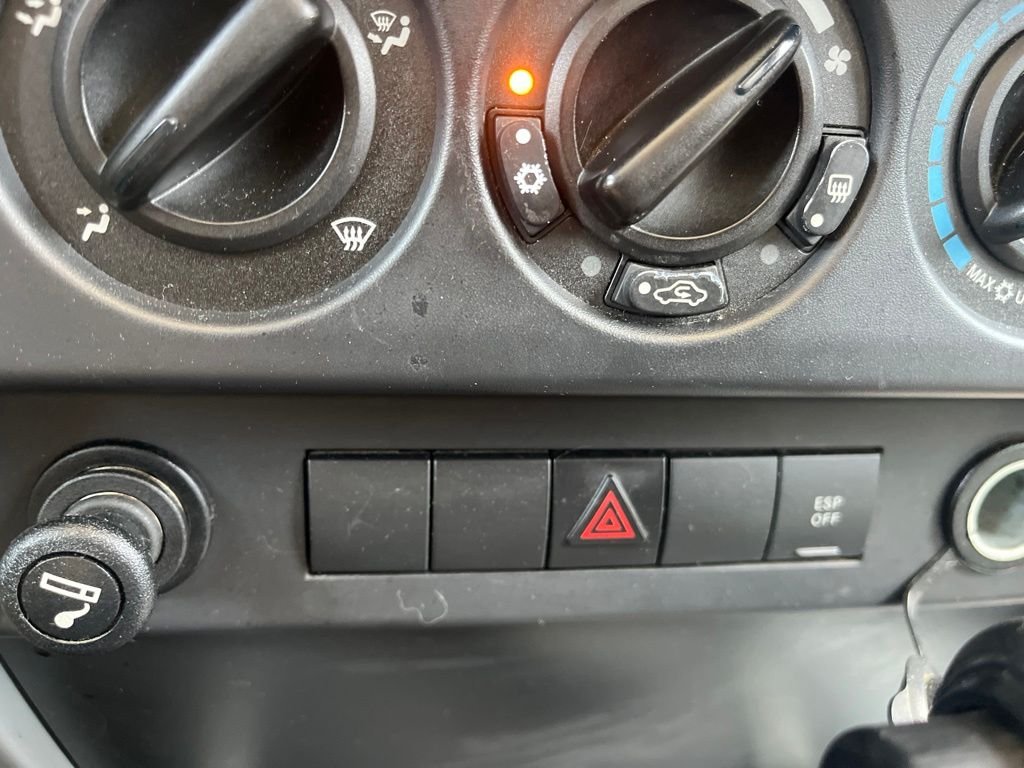 Used 2008 Silver Jeep Unlimited Sahara image 17