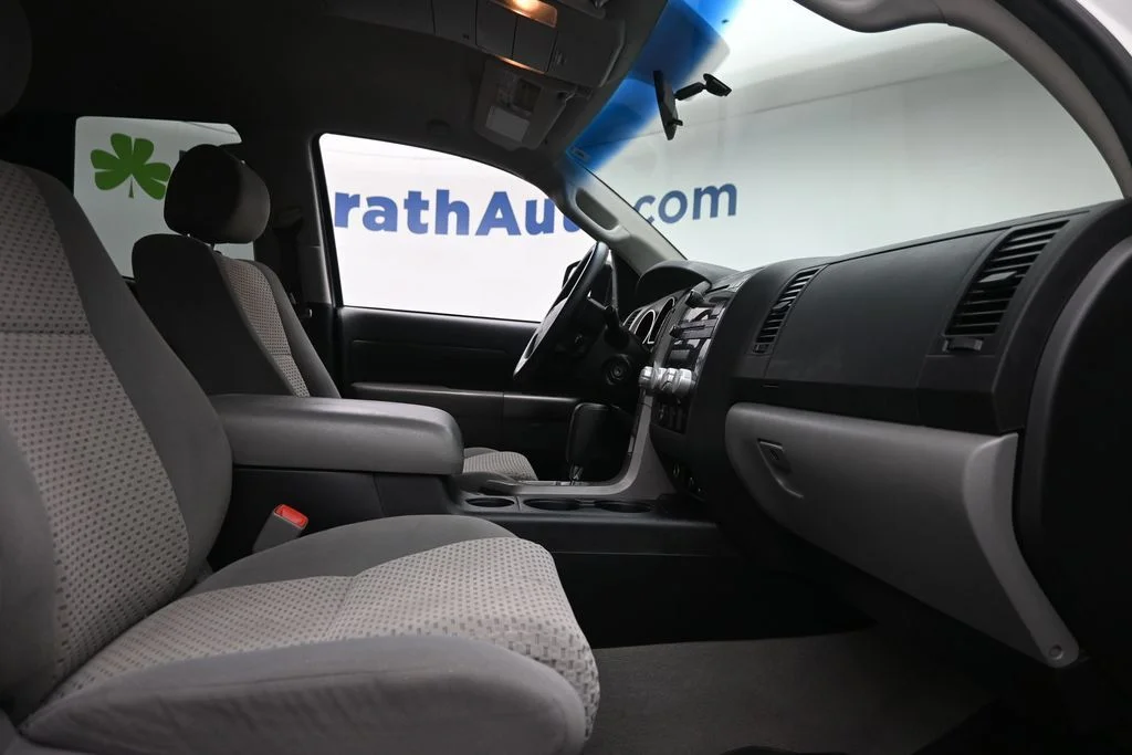 Used 2010 White Toyota Grade image 9