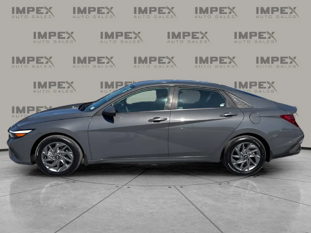 Used 2024 Gray Hyundai SEL image 2