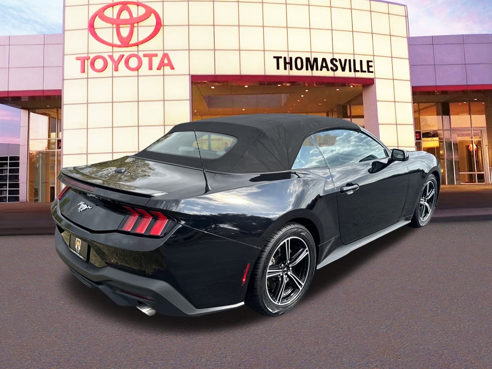 Used 2024  Ford  image 5