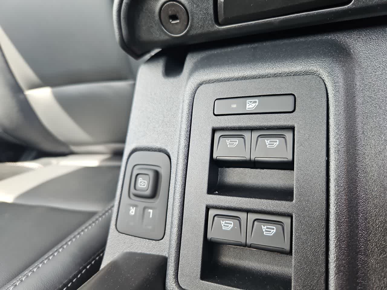 New 2026 Avalanche Gray Ford Outer Banks image 11
