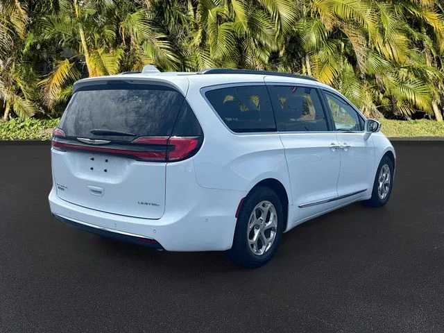 Certified Used 2022 White Chrysler Limited image 4