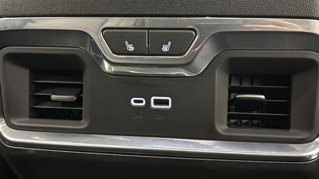 Used 2024 Onyx Black GMC Denali image 27
