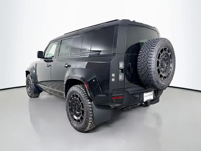 New 2026 Narvik Black Land Rover OCTA Black image 7