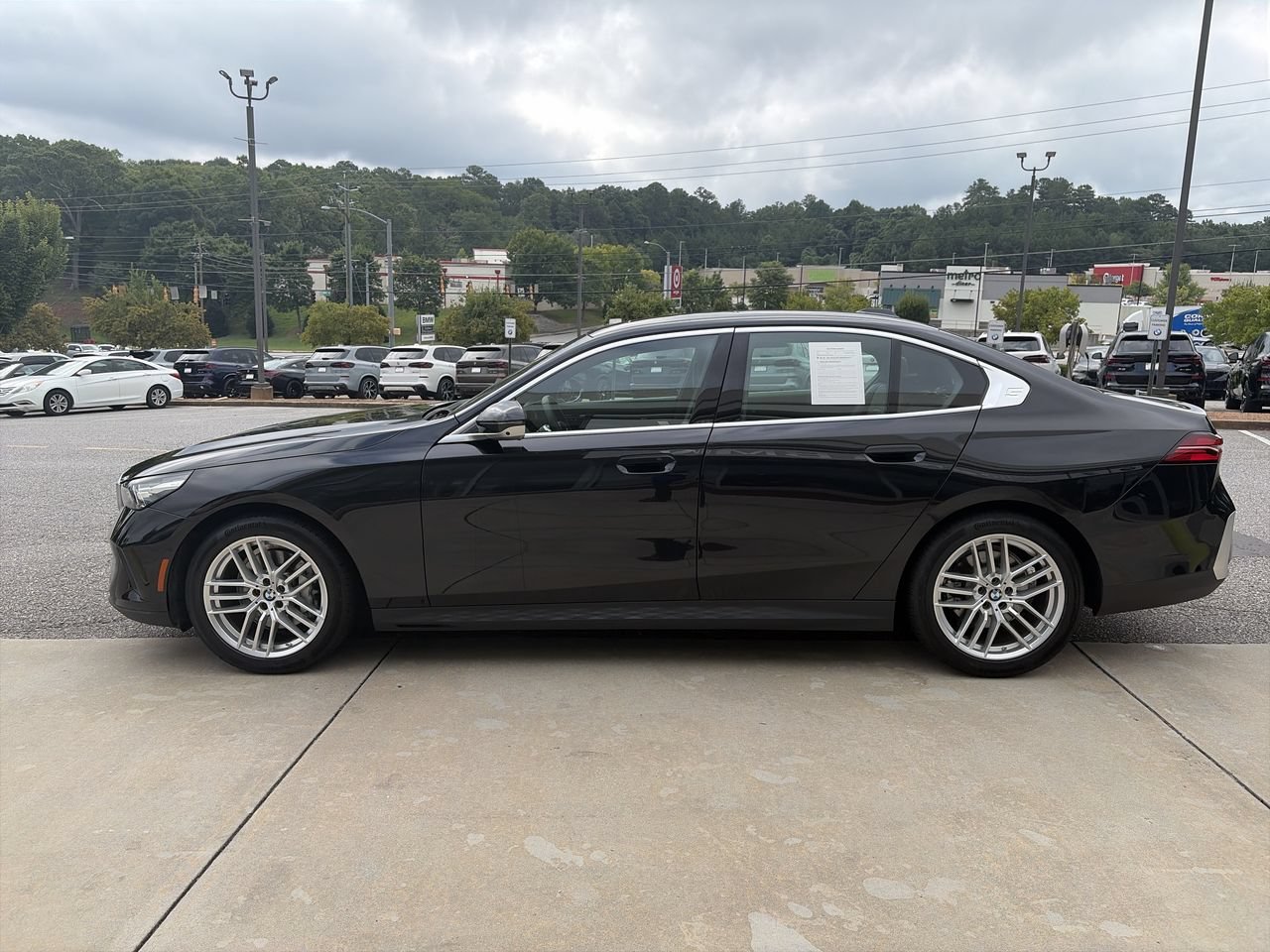 Used 2025 Black Sapphire Metallic BMW 530i image 5