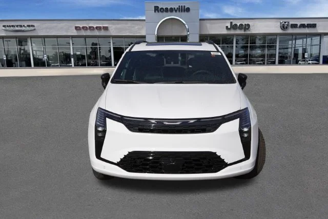 New 2027 Bright White Clear-Coat Paint Chrysler Limited image 9