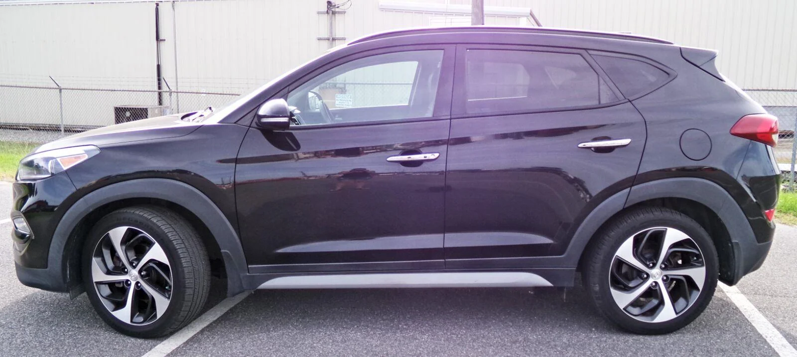 Used 2018 Black Noir Pearl Hyundai Limited image 2
