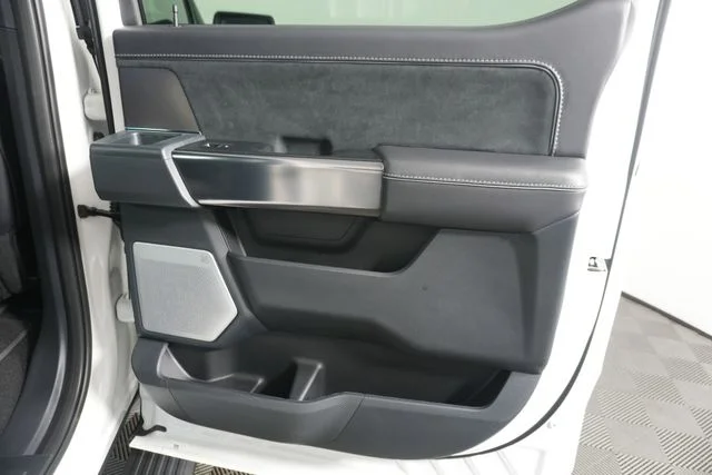 New 2026 Star White Metallic Tri-Coat Ford Platinum® image 35