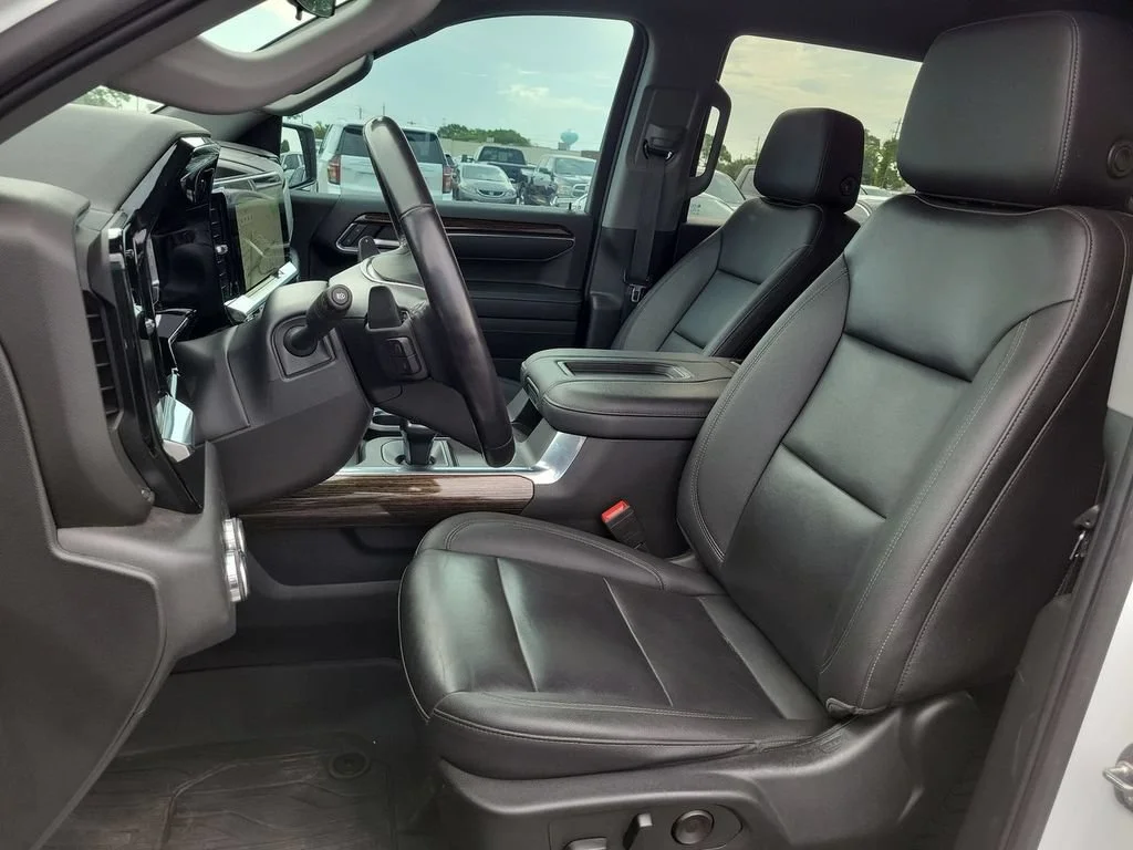Used 2022 Summit White GMC Elevation image 19