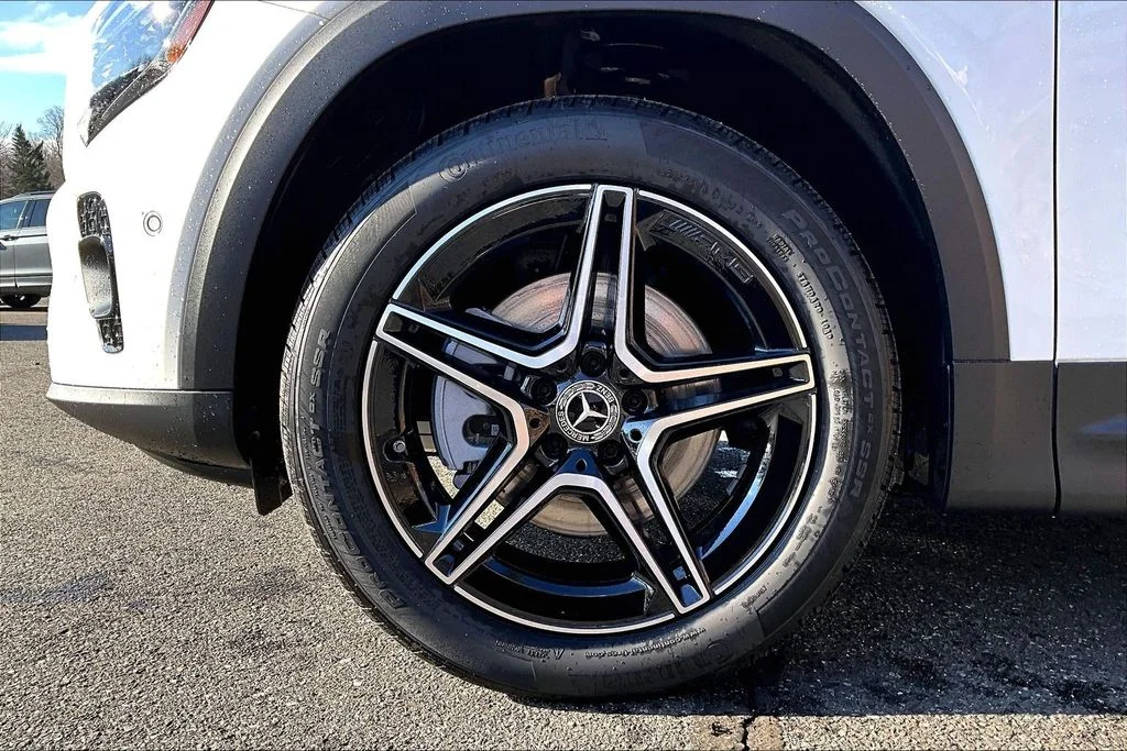 New 2026 White Mercedes-Benz GLB 250 image 12