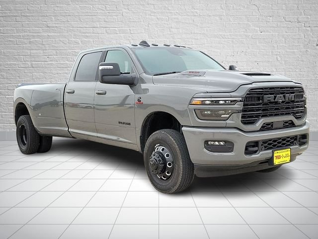 New 2026 Ceramic Gray Clear-Coat Exterior Paint RAM Laramie image 6