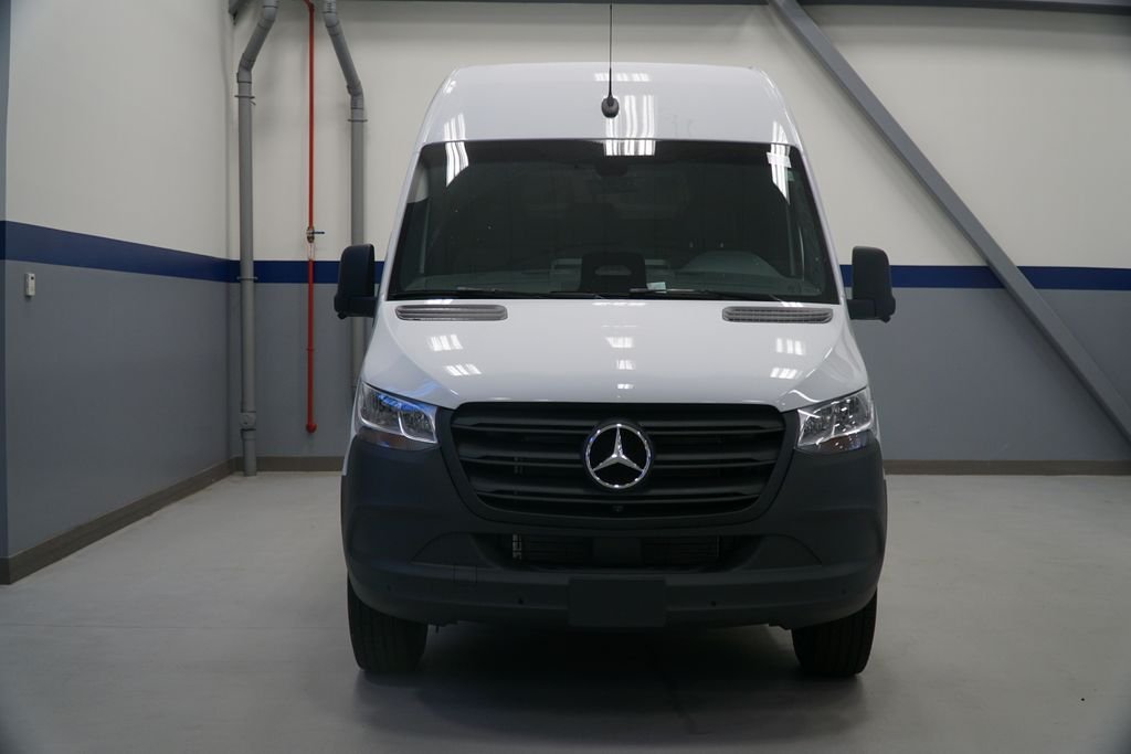 New 2026 Arctic White Mercedes-Benz Cargo 170 WB image 2