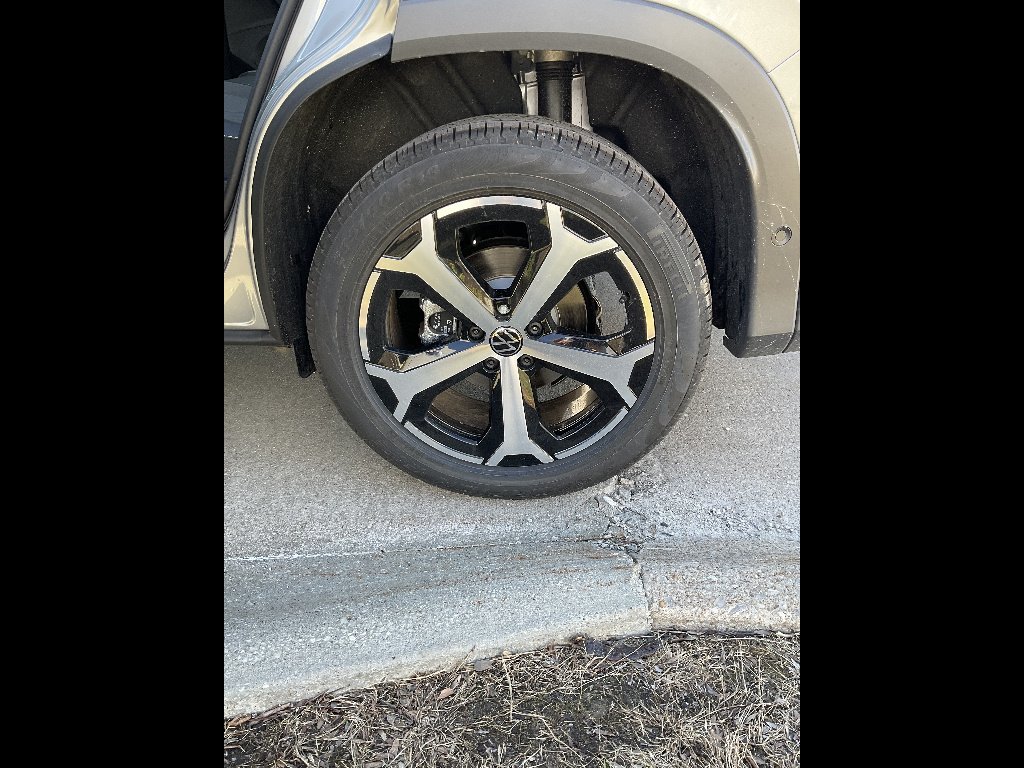 2026 Volkswagen Tiguan SE - Photo 11