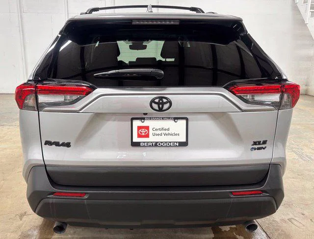 Certified Used 2025 SILVER SKY METALLIC Toyota  image 5