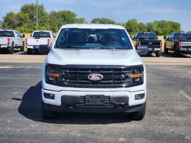 New 2026 Oxford White Ford XLT image 2