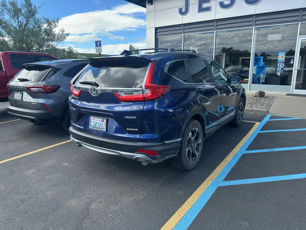 Used 2019 Obsidian Blue Pearl Honda Touring image 6