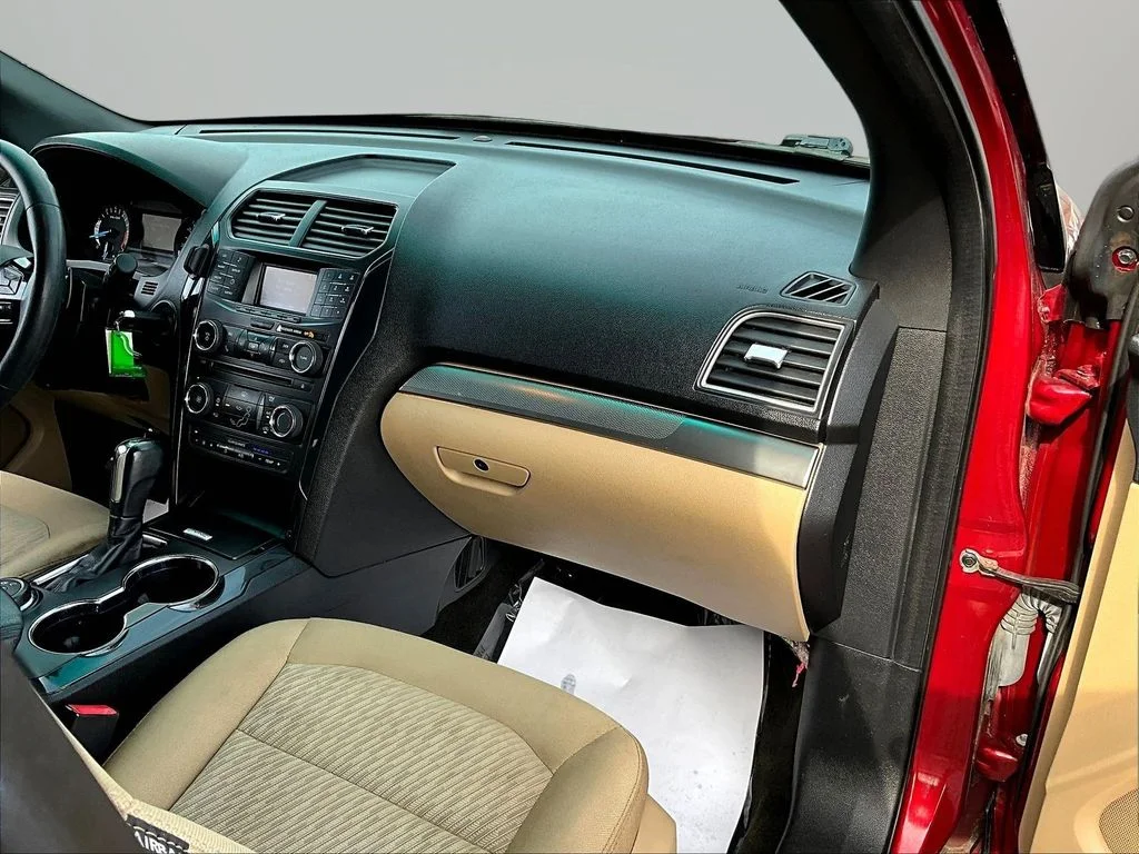 Used 2016 Red Ford Base image 26