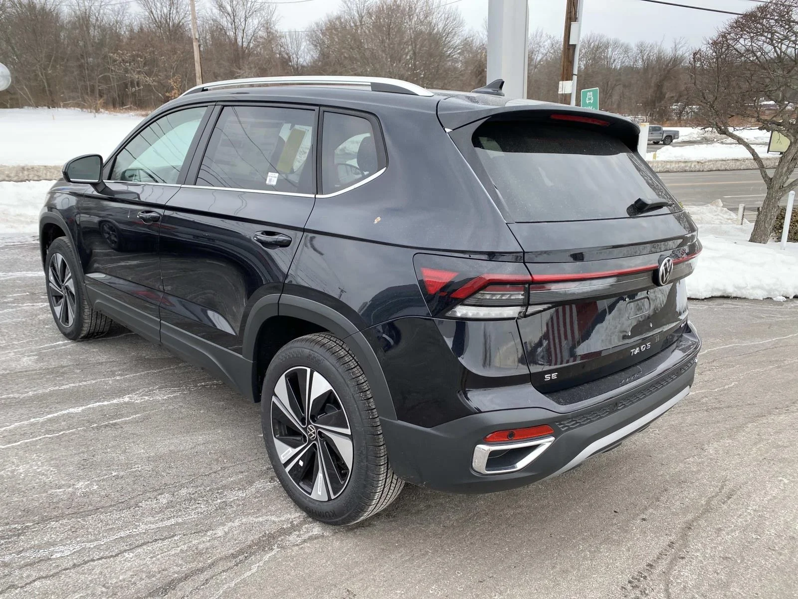 2026 Volkswagen Taos SE - Photo 3