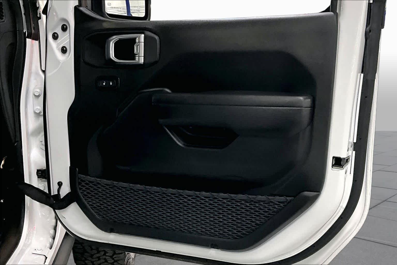 Used 2026 Bright White Clearcoat Jeep Rubicon image 22