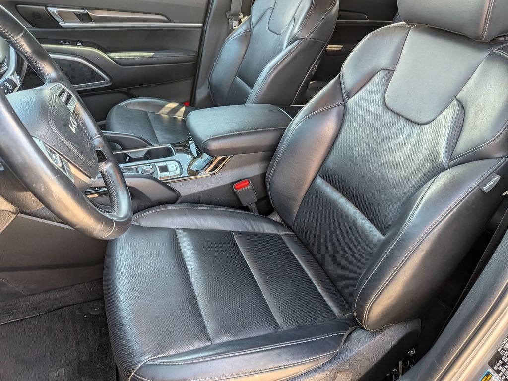 Used 2023 Silver Kia S image 13