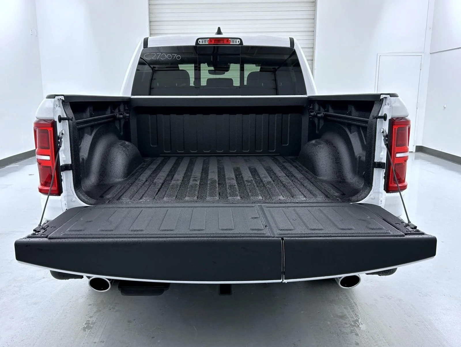 New 2027 White Ram Limited image 23