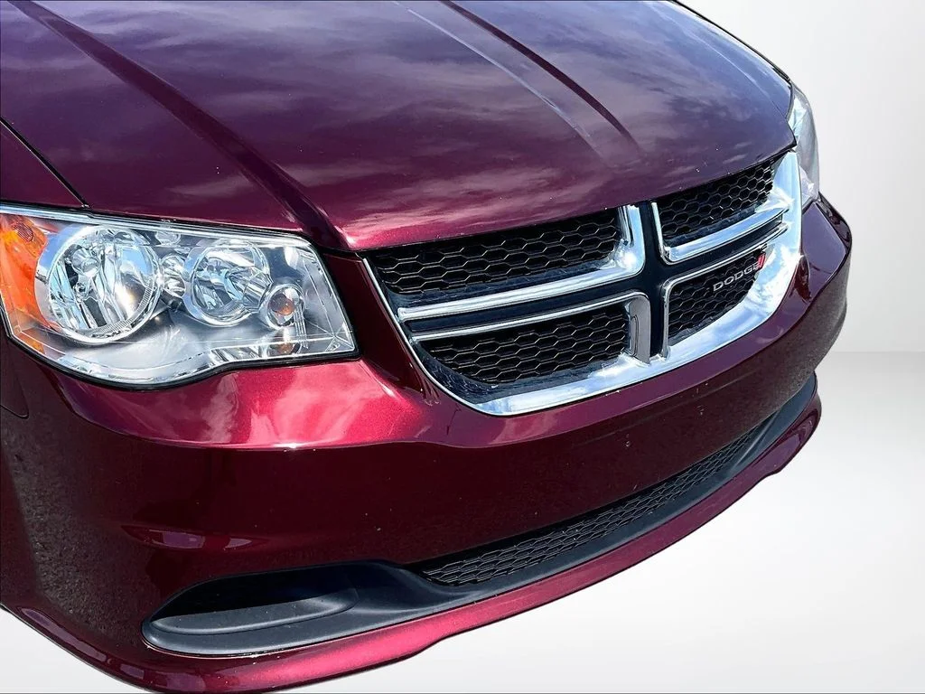 Used 2019 Red Dodge SE image 29