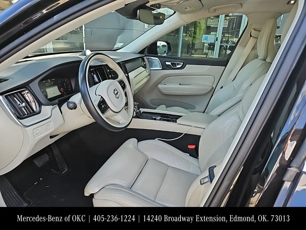 Used 2021 Black Volvo T5 Inscription image 10