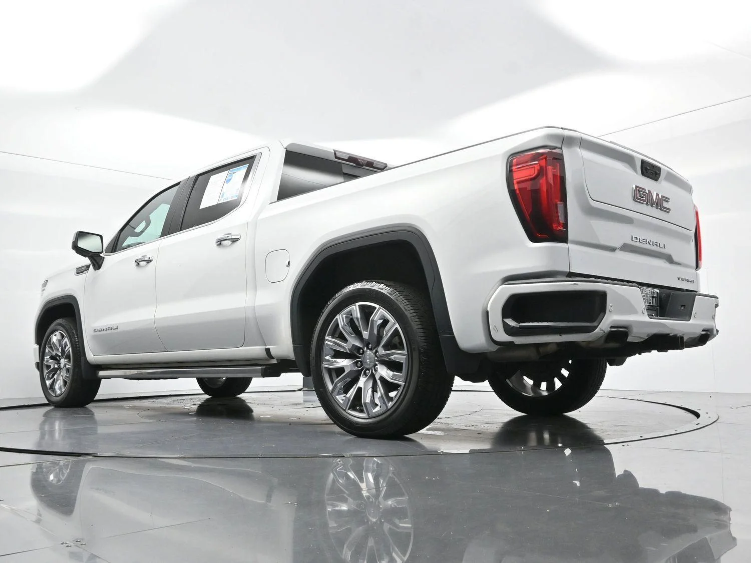 Used 2023 Summit White GMC Denali image 52