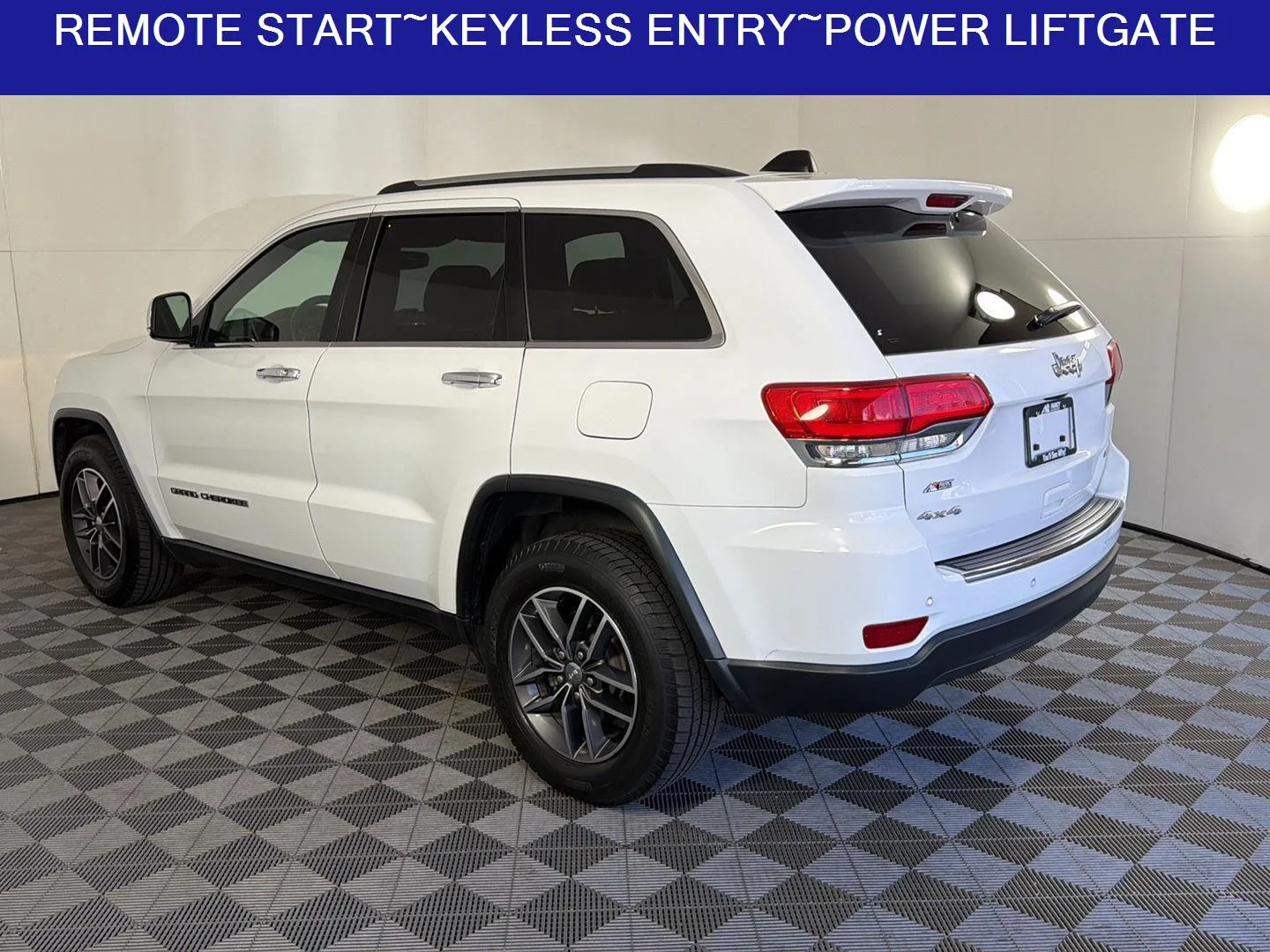 Used 2017 Bright White Clearcoat Jeep Limited image 7