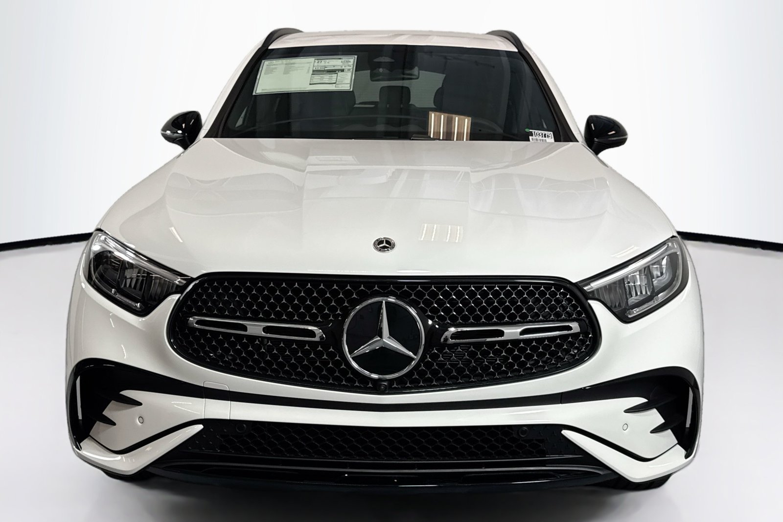 New 2026 Polar White Mercedes-Benz GLC 300 image 2