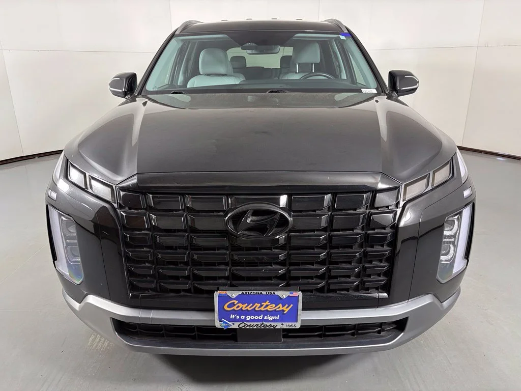 Used 2025 Black Hyundai SEL image 3