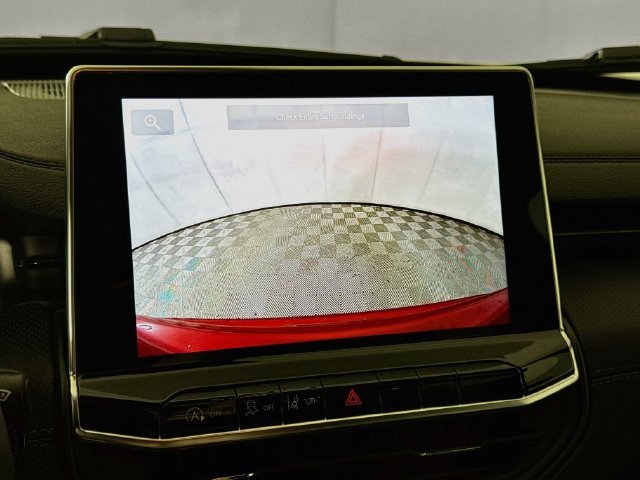 New 2026 Red Hot Pearl-Coat Exterior Paint Jeep Latitude image 13
