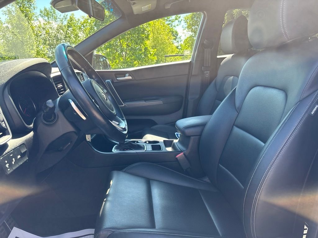 Used 2020 White Kia S image 10